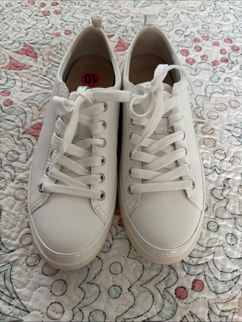 Vionic Women's White Lace-Up Sneakers